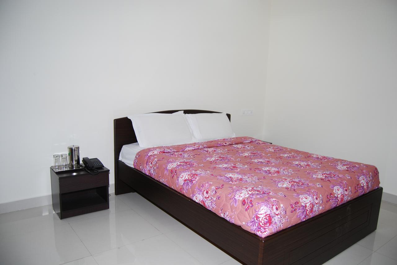 Pratham Residency Hotel ไมซอร์ ภายนอก รูปภาพ