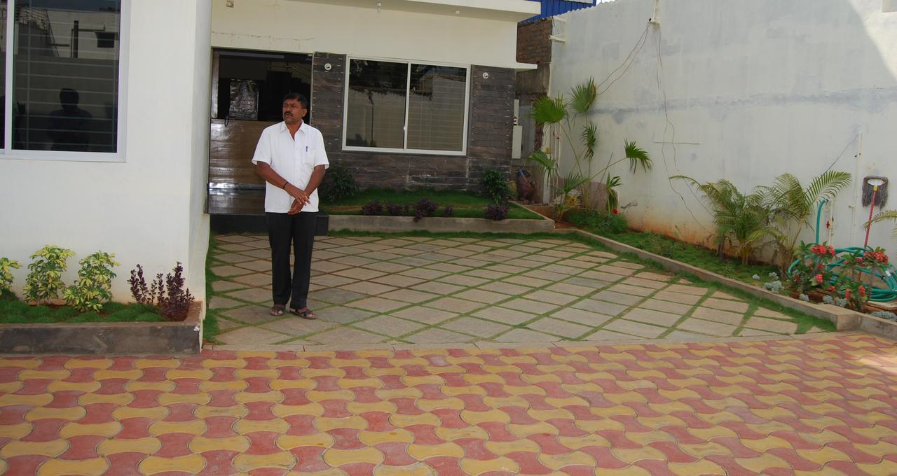 Pratham Residency Hotel ไมซอร์ ภายนอก รูปภาพ
